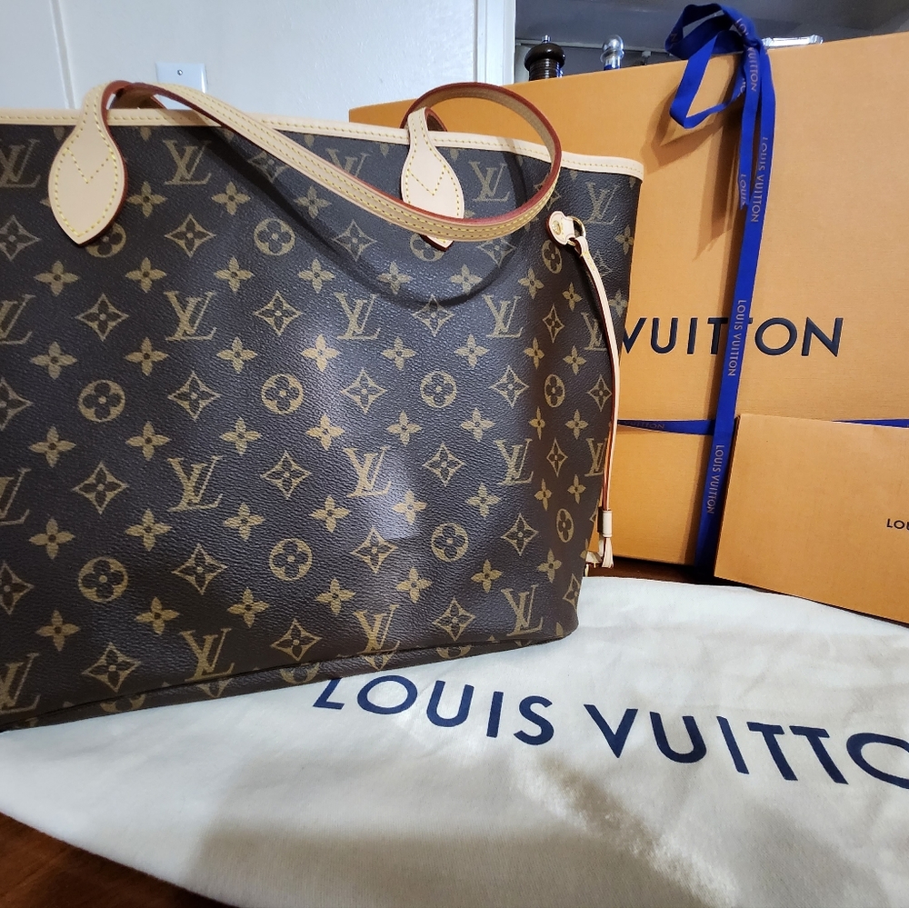 BNIB Louis-vuitton Neverfull Mm Monogram pivone lining
